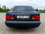 Mercedes E 240-4