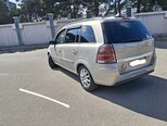 Opel Zafira-8