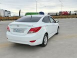 Hyundai Accent-4