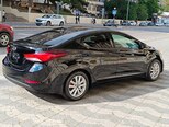 Hyundai Elantra-12
