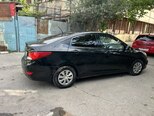 Hyundai Accent-4