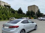 Hyundai Elantra-5