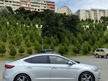 Hyundai Elantra-8