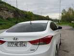 Hyundai Elantra-3