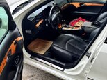 Mercedes E 220-11