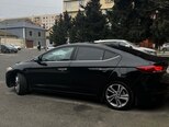 Hyundai Elantra-12
