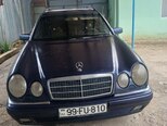Mercedes E 220-1