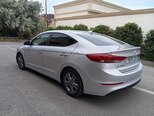 Hyundai Elantra-4