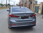 Hyundai Elantra-11