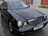 Mercedes E 270-1