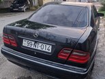 Mercedes E 270-11
