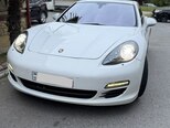 Porsche Panamera-4
