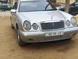 Mercedes E 220-1