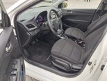 Hyundai Accent-12