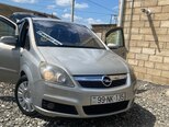 Opel Zafira-5