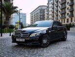 Mercedes E 220-21