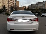 Hyundai Sonata-2