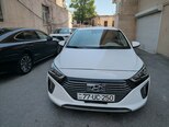 Hyundai IONIQ-1