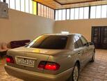Mercedes E 240-11