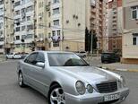 Mercedes E 270-1