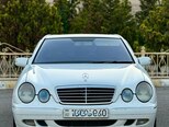 Mercedes E 270-1