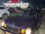 Mercedes E 240-1