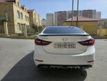 Hyundai Elantra-6