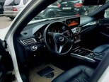 Mercedes E 220-11