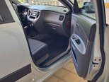 Kia Rio-17