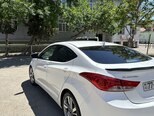 Hyundai Elantra-4