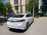 Hyundai Elantra-7