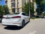 Hyundai Elantra-10