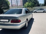 Mercedes E 240-17