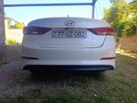 Hyundai Elantra-4