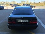 Mercedes E 300-2