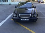Mercedes E 300-1