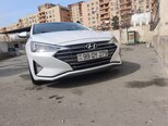 Hyundai Elantra-1