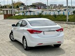 Hyundai Elantra-4