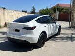 Tesla Model Y-3
