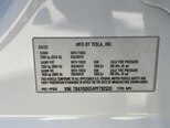 Tesla Model Y-8