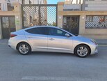 Hyundai Elantra-21
