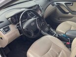 Hyundai Elantra-11