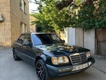 Mercedes 220 E-1