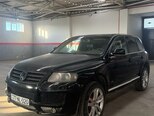 Volkswagen Touareg-1