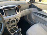 Hyundai Accent-17