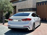Hyundai Elantra-9