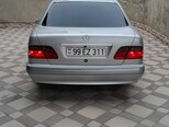Mercedes E 280-4