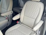 Kia Carnival-8