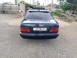 Mercedes E 240-13