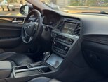 Hyundai Sonata-23